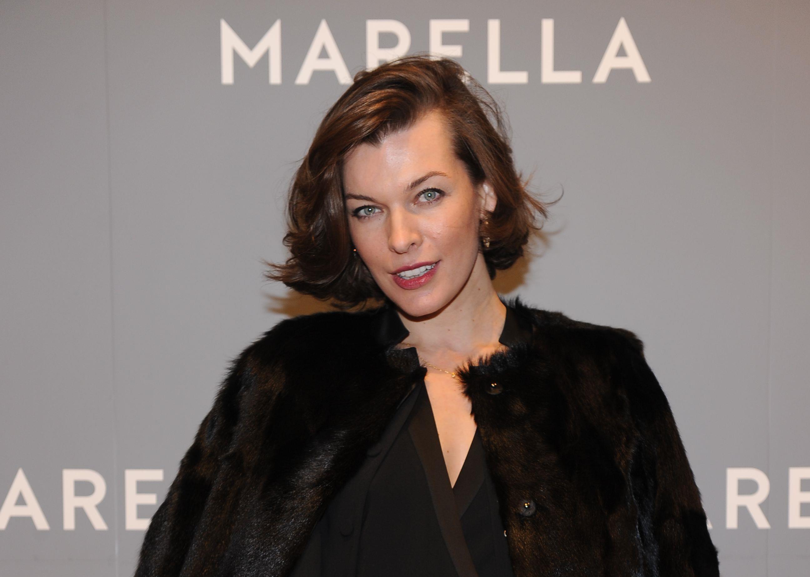 H Μίλα Γιόβοβιτς αποκλειστικά στο ελληνικό Marie Claire